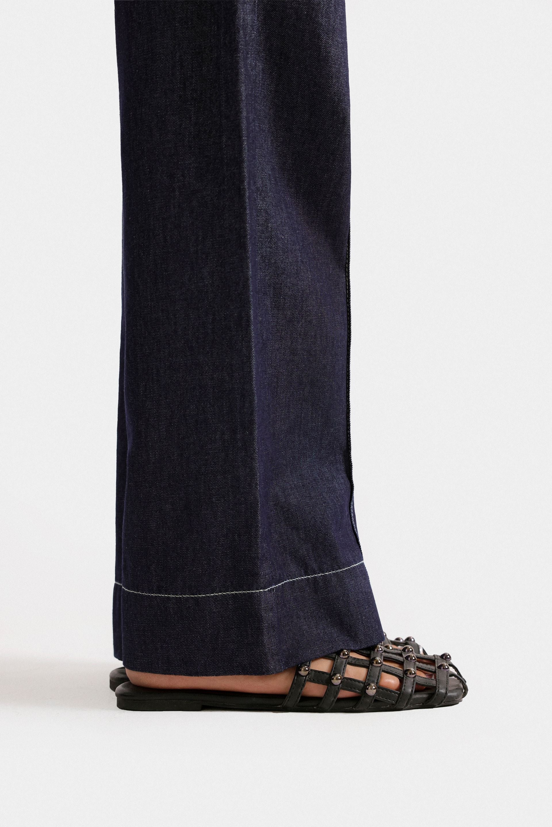 Grungy Wide-Leg Jeans