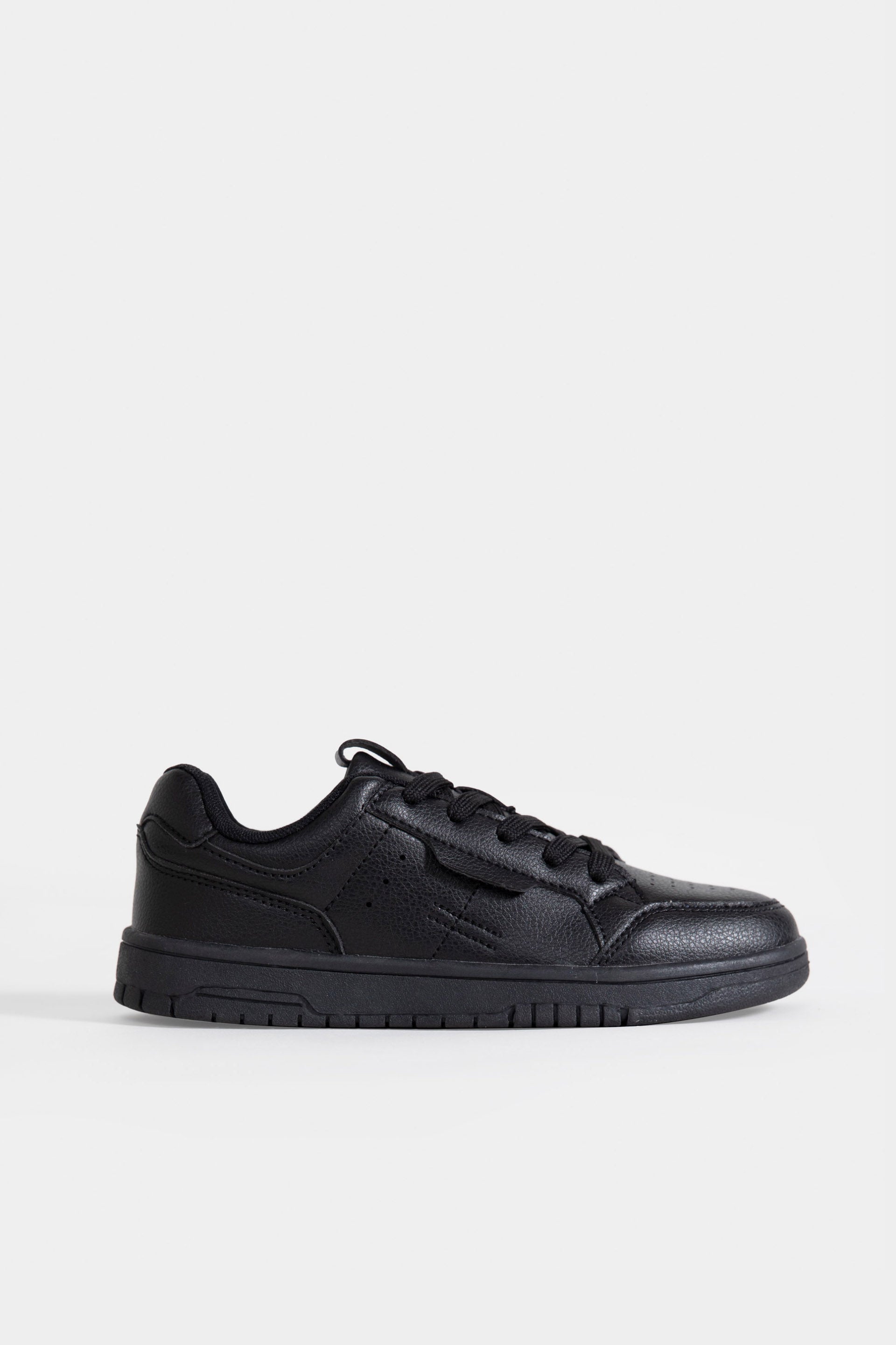 low top sneakers – Outfitters