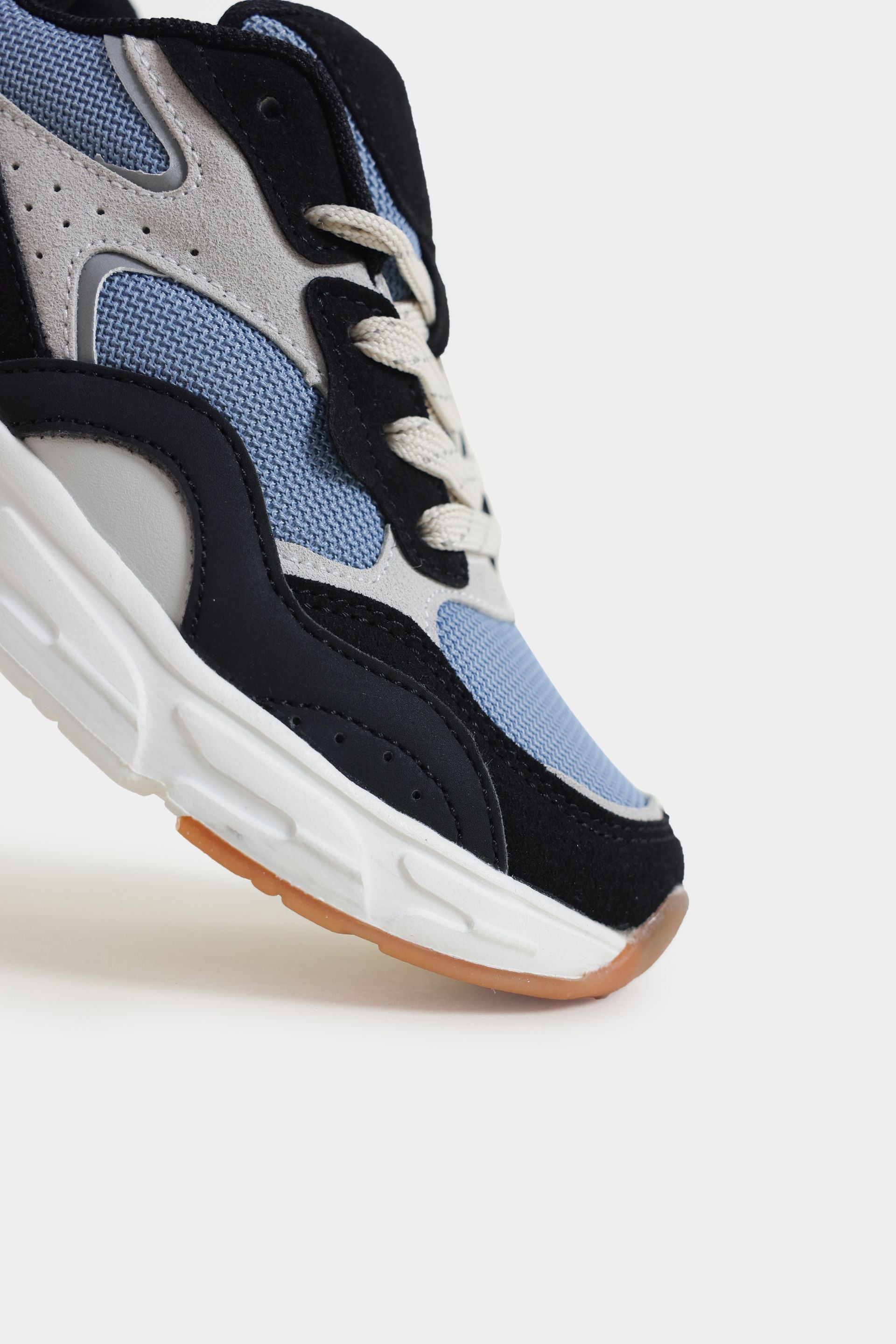 Multi- Piece Sneakers – Outfitters1