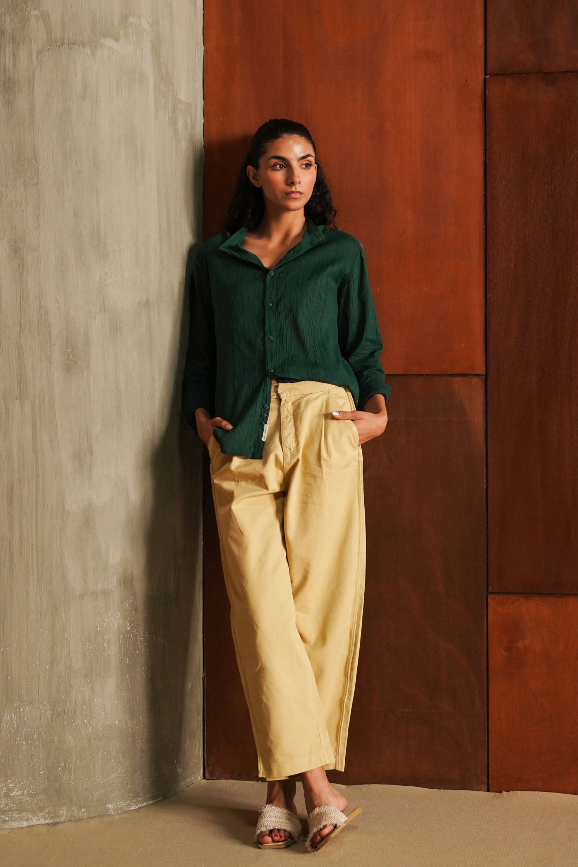 Pleated Carrot Fit Trousers