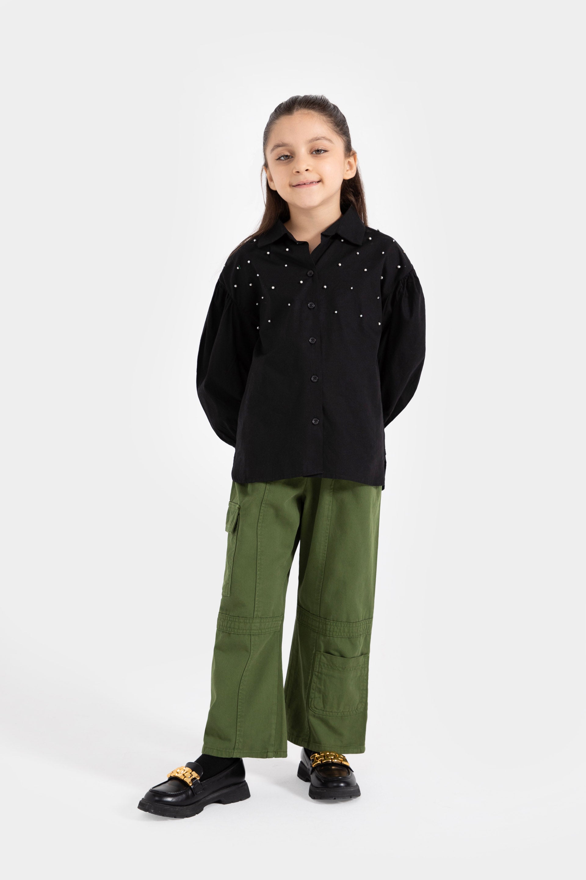 Abril zarakids | Loose trousers, Loose tops, Hem knotted