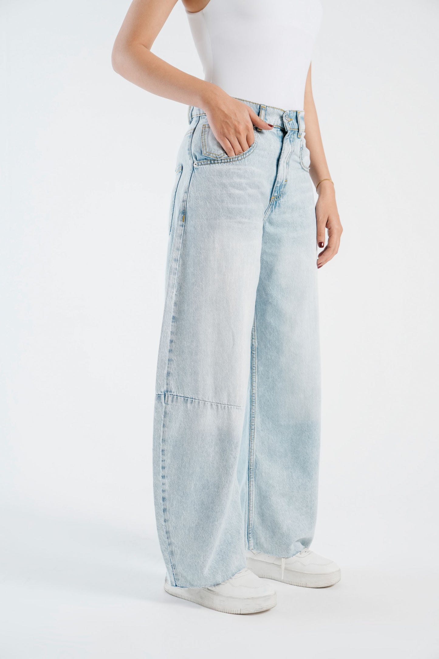 Pleated Balloon Jeans