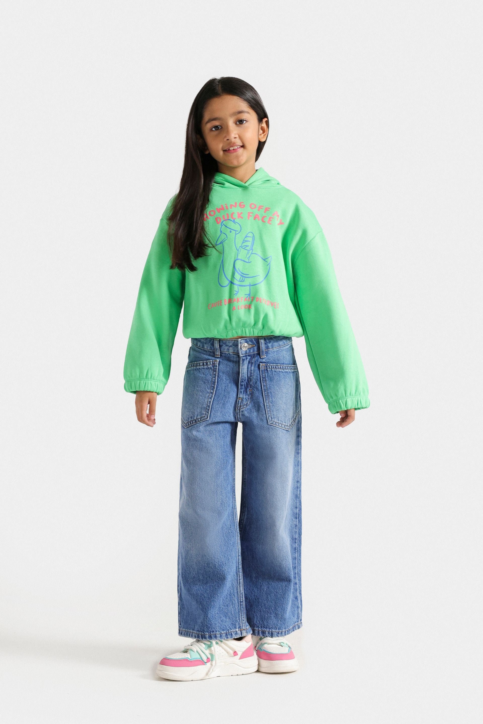 Cropped Graphic Hoodie – Outfitters