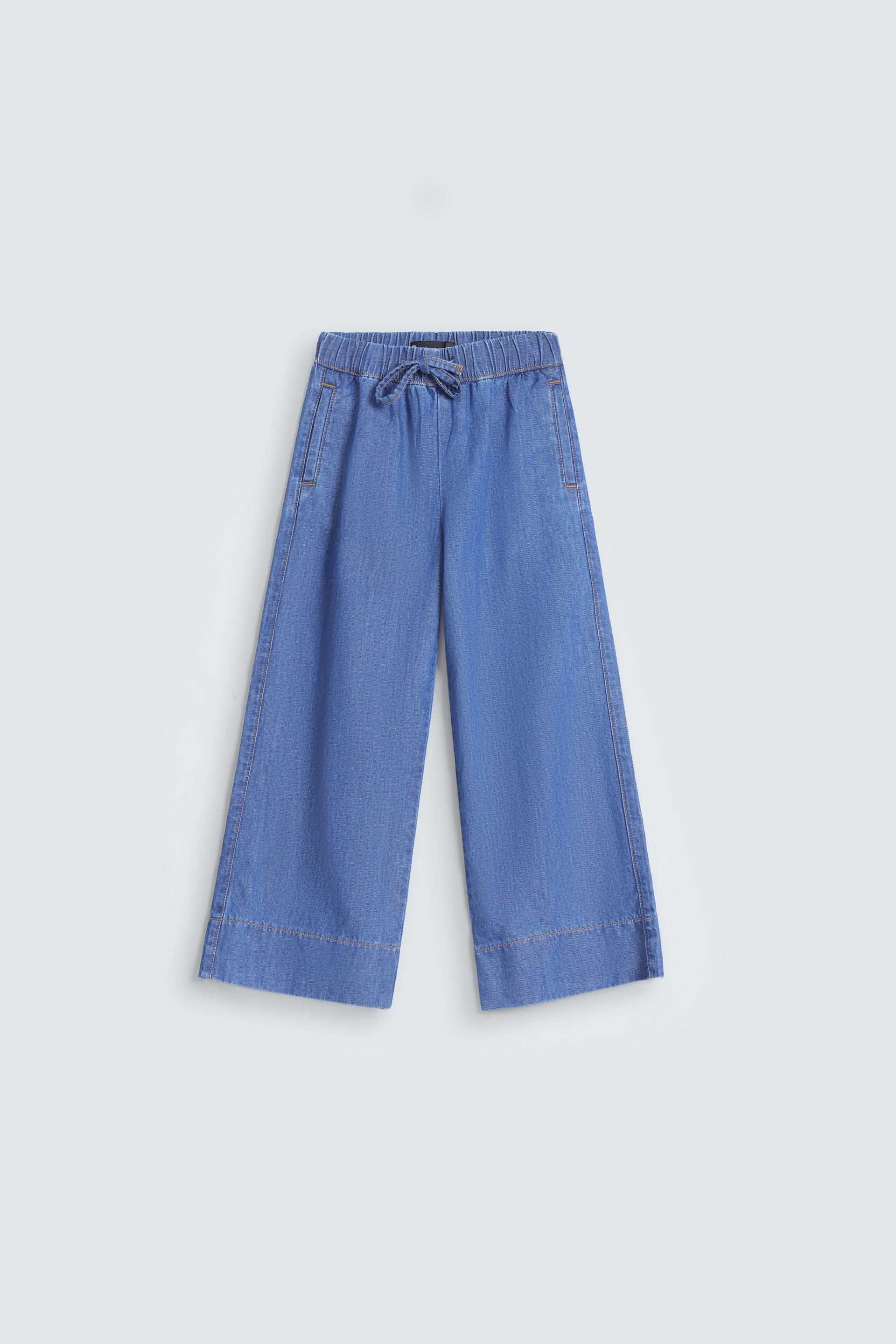 Wide-Leg Fit Jeans