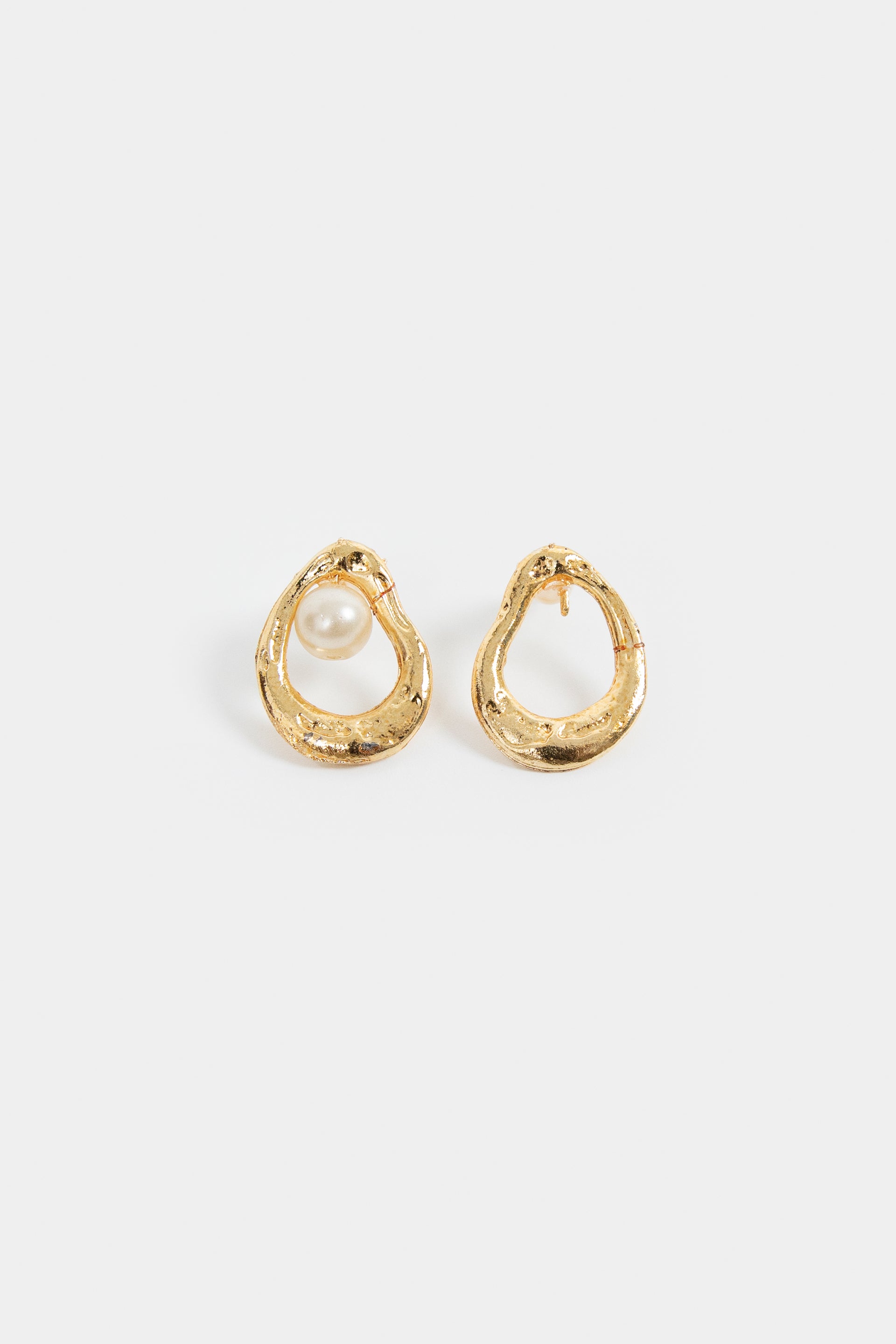 Oval Hoop Pearl Earrings