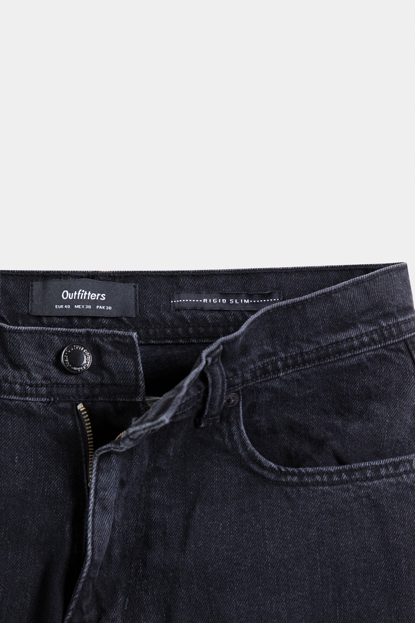 rigid slim jeans