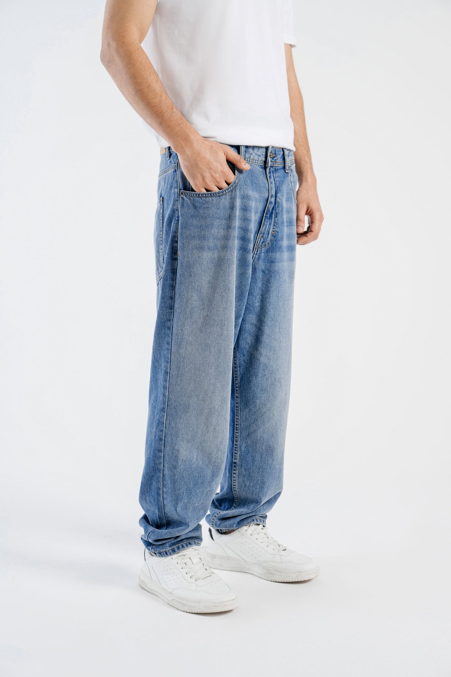 wide baggy jeans