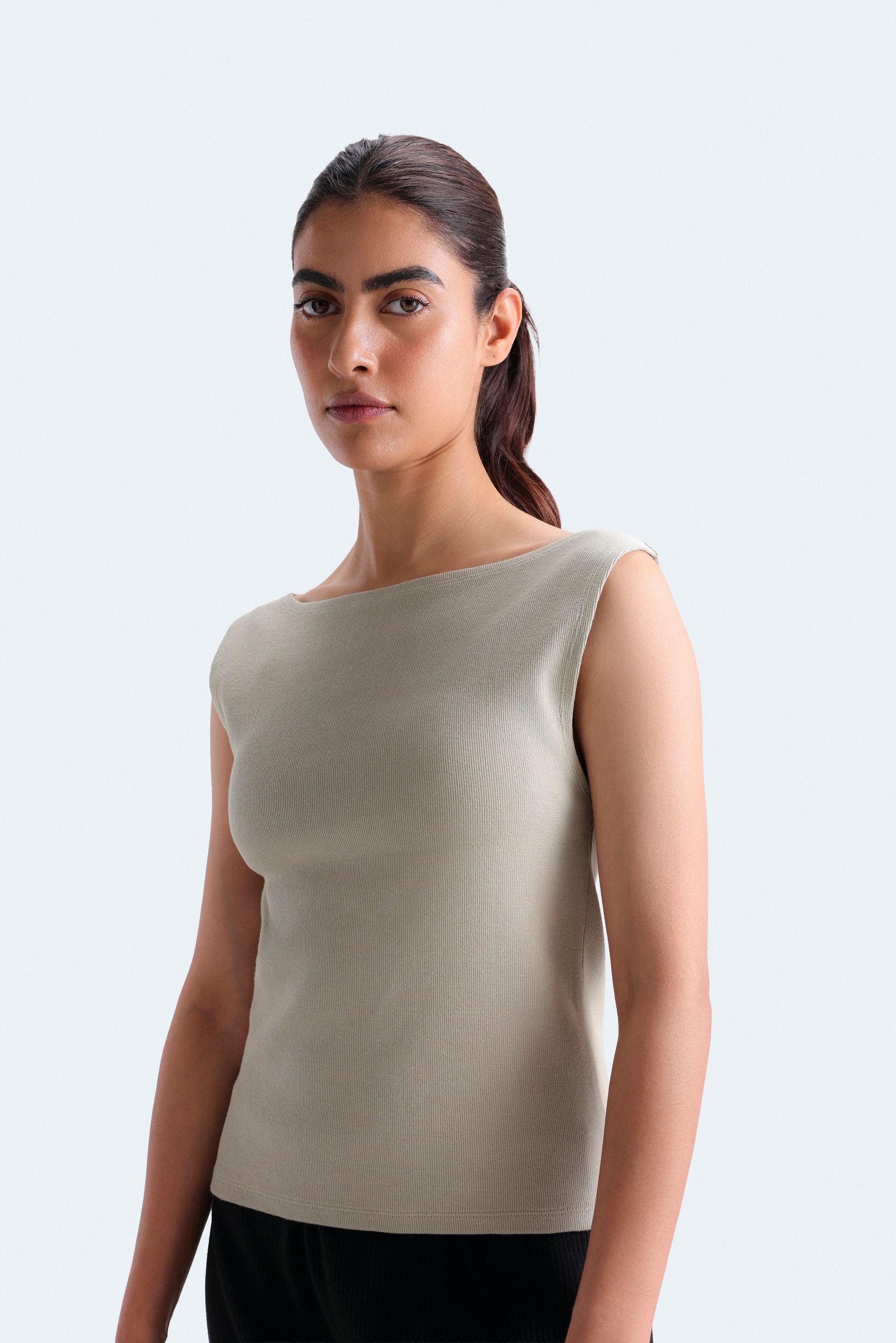 Cropped Boat Neck Tank Top – Outfitters